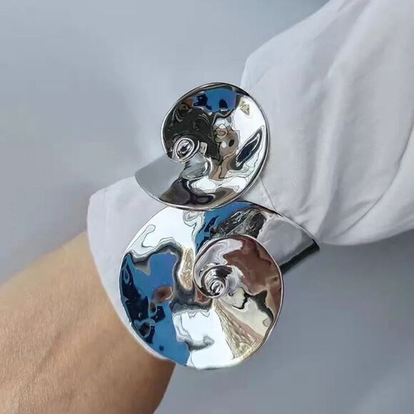 ZARA SPIRAL ARMBAND - Picture 1 of 5